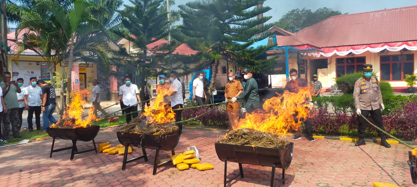Polres Langkat musnahkan ganja dan sabu Polres Langkat musnahkan ganja dan sabu