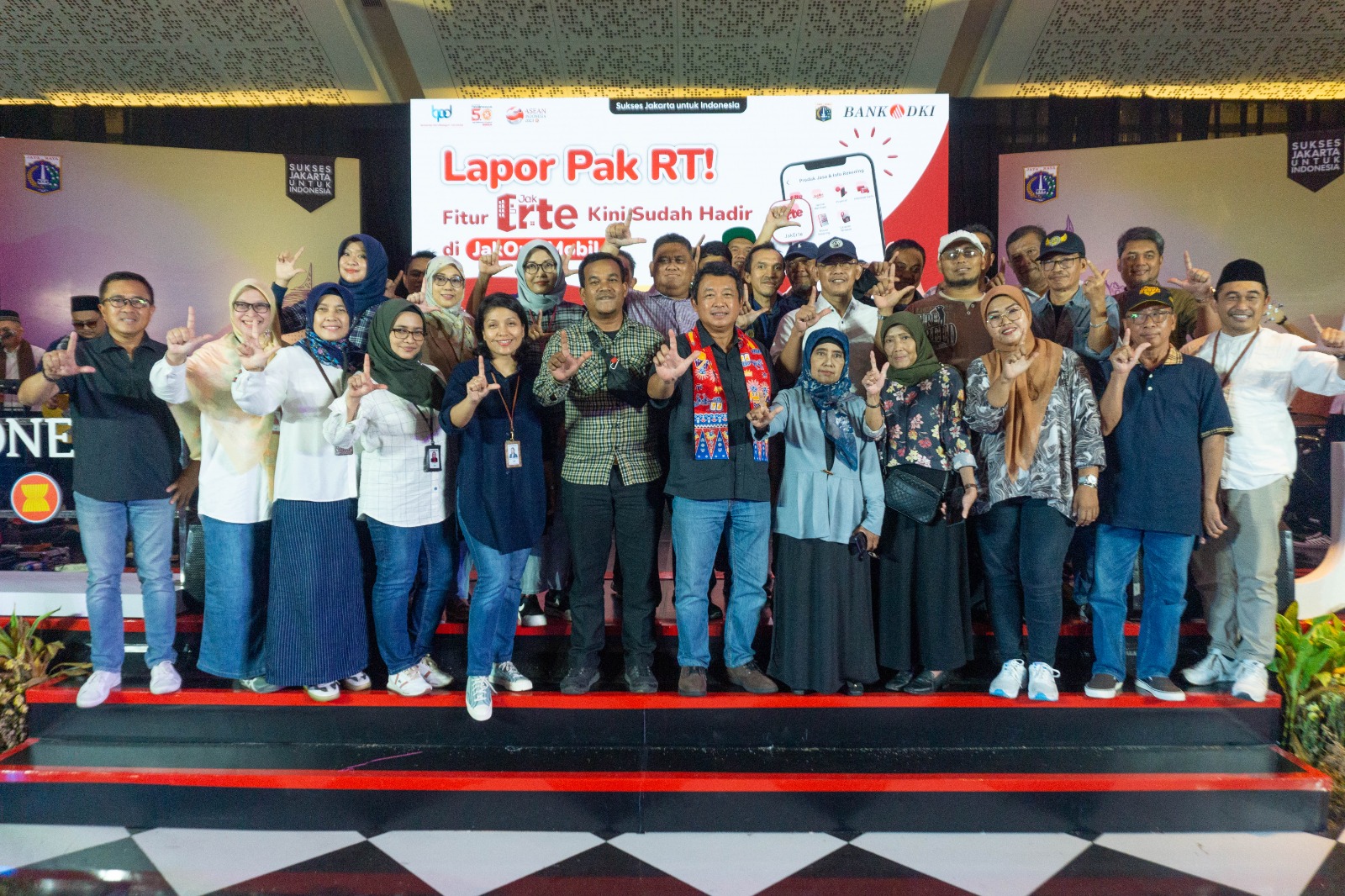 Permudah kepengurusan RT, Bank DKI luncurkan fitur JakErte di aplikasi JakOne Mobile Permudah kepengurusan RT, Bank DKI luncurkan fitur JakErte di aplikasi JakOne Mobile