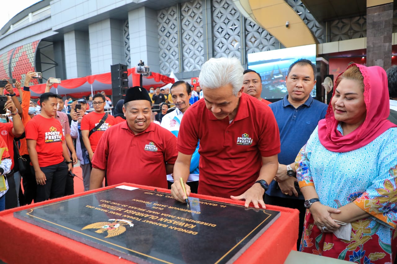 Dukung prestasi atlet di Jateng, Ganjar resmikan kawasan olahraga jatidiri Dukung prestasi atlet di Jateng, Ganjar resmikan kawasan olahraga jatidiriÂ