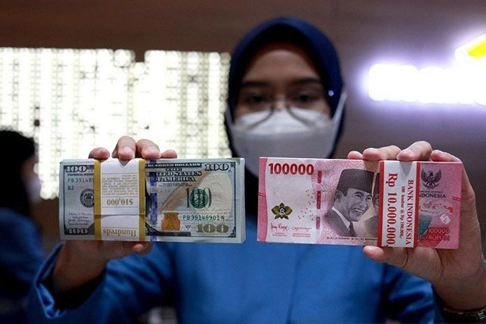 Rupiah pada Senin pagi menguat jadi Rp14.940 per dolar AS