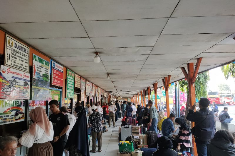 Jumlah penumpang Terminal Kalideres meningkat drastis jelang Idul Adha Jumlah penumpang Terminal Kalideres meningkat drastis jelang Idul Adha
