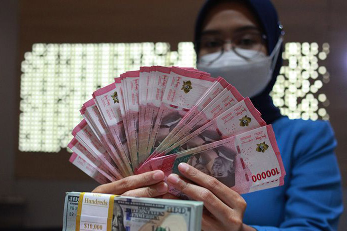 Rupiah Kamis pagi melemah jadi Rp14.902 per dolar AS