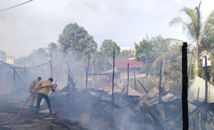 Delapan kios UMKM Aceh Besar hangus terbakar akibat korsleting listrik