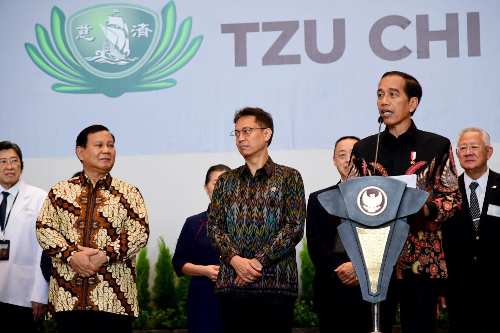Menhan Prabowo dampingi Presiden Jokowi resmikan Tzu Chi Hospital Menhan Prabowo dampingi Presiden Jokowi resmikan Tzu Chi Hospital