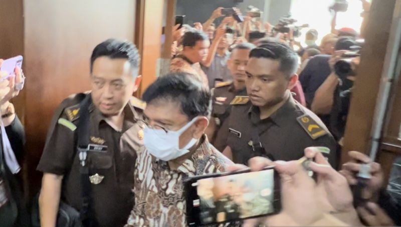 Johnny G Plate didakwa rugikan keuangan negara Rp8,03 triliun Johnny G Plate didakwa rugikan keuangan negara Rp8,03 triliun