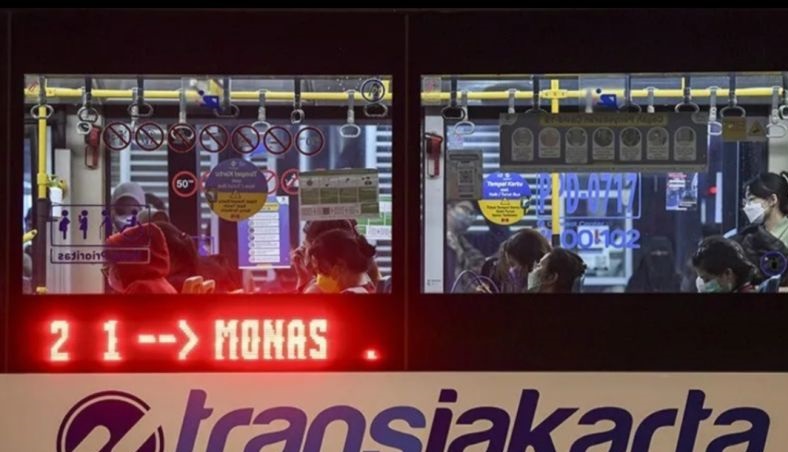 PT TransJakarta bolehkan pelanggan tidak pakai masker PT TransJakarta bolehkan pelanggan tidak pakai masker