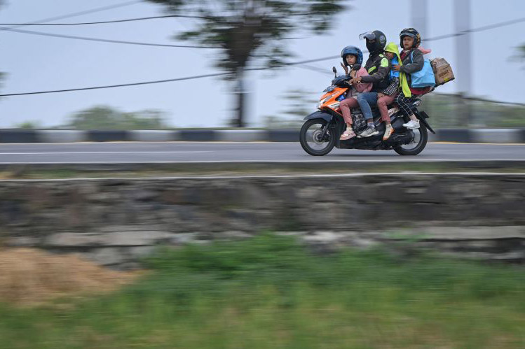 Keselamatan anak di jalan raya perlu disesuaikan dengan usia Keselamatan anak di jalan raya perlu disesuaikan dengan usia
