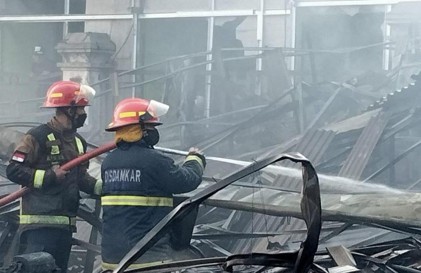 20 Juni 2021: Pasar Leles Garut kebakaran, ratusan kios terdampak 20 Juni 2021: Pasar Leles Garut kebakaran, ratusan kios terdampak
