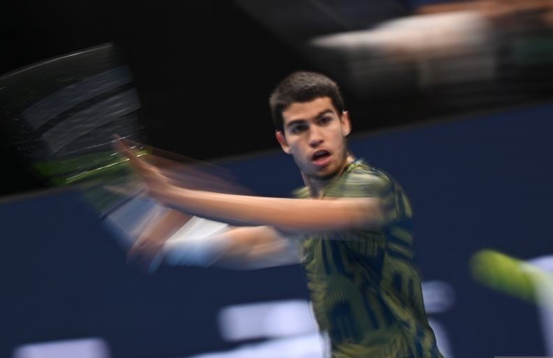Alcaraz memulai dengan gemilang untuk pertahankan gelar Miami Open Alcaraz memulai dengan gemilang untuk pertahankan gelar Miami Open
