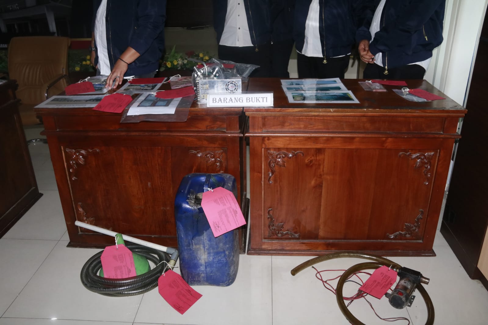 Polda Jateng bongkar penyalahgunaan BBM subsidi di Sragen dan Kebumen Polda Jateng bongkar penyalahgunaan BBM subsidi di Sragen dan Kebumen