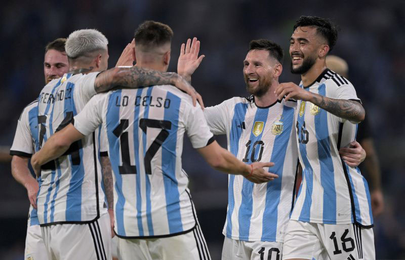 Lionel Messi cetak trigol saat Argentina bantai Curacao 7-0 Lionel Messi cetak trigol saat Argentina bantai Curacao 7-0