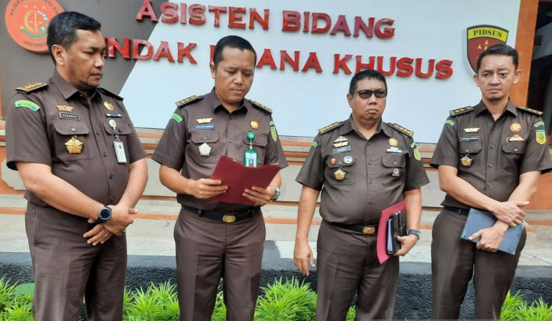 Rektor Universitas Udayana Bali ditetapkan sebagai tersangka dugaan korupsi Rektor Universitas Udayana Bali ditetapkan sebagai tersangka dugaan korupsi