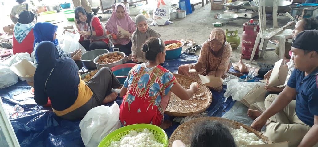 Tim Tagana Kudus siapkan ribuan nasi bungkus untuk warga korban banjir Tim Tagana Kudus siapkan ribuan nasi bungkus untuk warga korban banjir