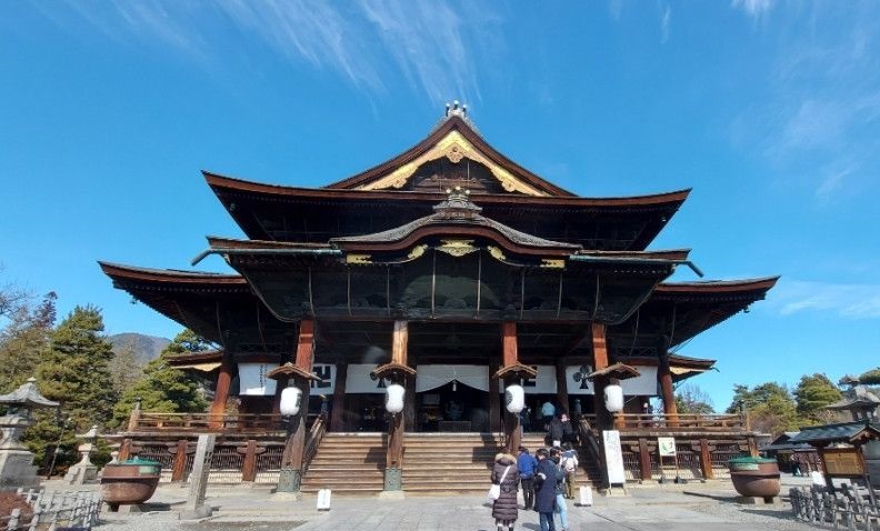 Berburu kunci menuju surga di Kuil Zenkoji Jepang Berburu kunci menuju surga di Kuil Zenkoji Jepang