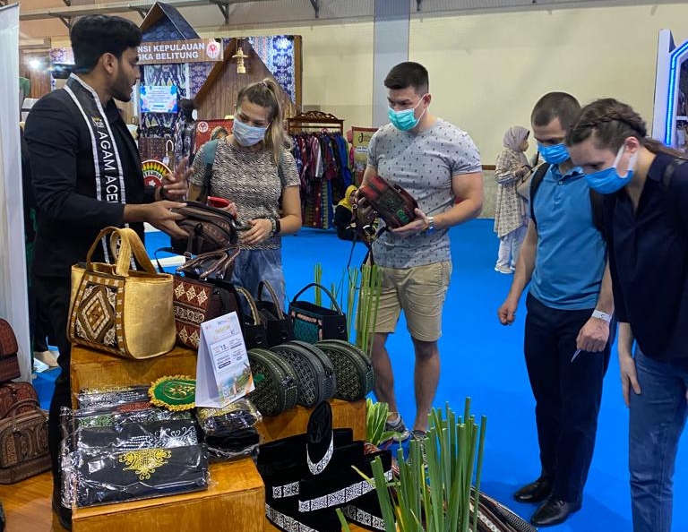 Warga asing minati produk kerajinan Aceh Utara di ajang Inacraft 2023