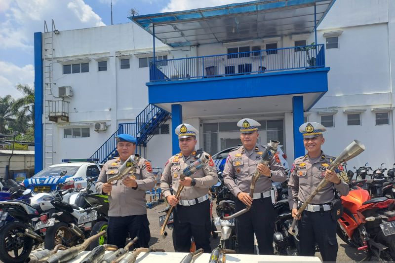 Satlantas sita puluhan sepeda motor berknalpot bising