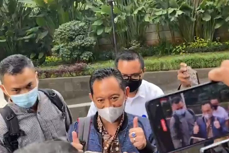 Andhi Pramono dan Wahono Saputro penuhi panggilan KPK Andhi Pramono dan Wahono Saputro penuhi panggilan KPK
