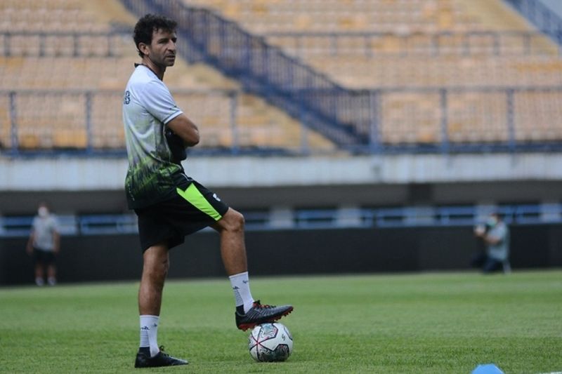 Milla pastikan Persib Bandung lakukan introspeksi diri Milla pastikan Persib Bandung lakukan introspeksi diri
