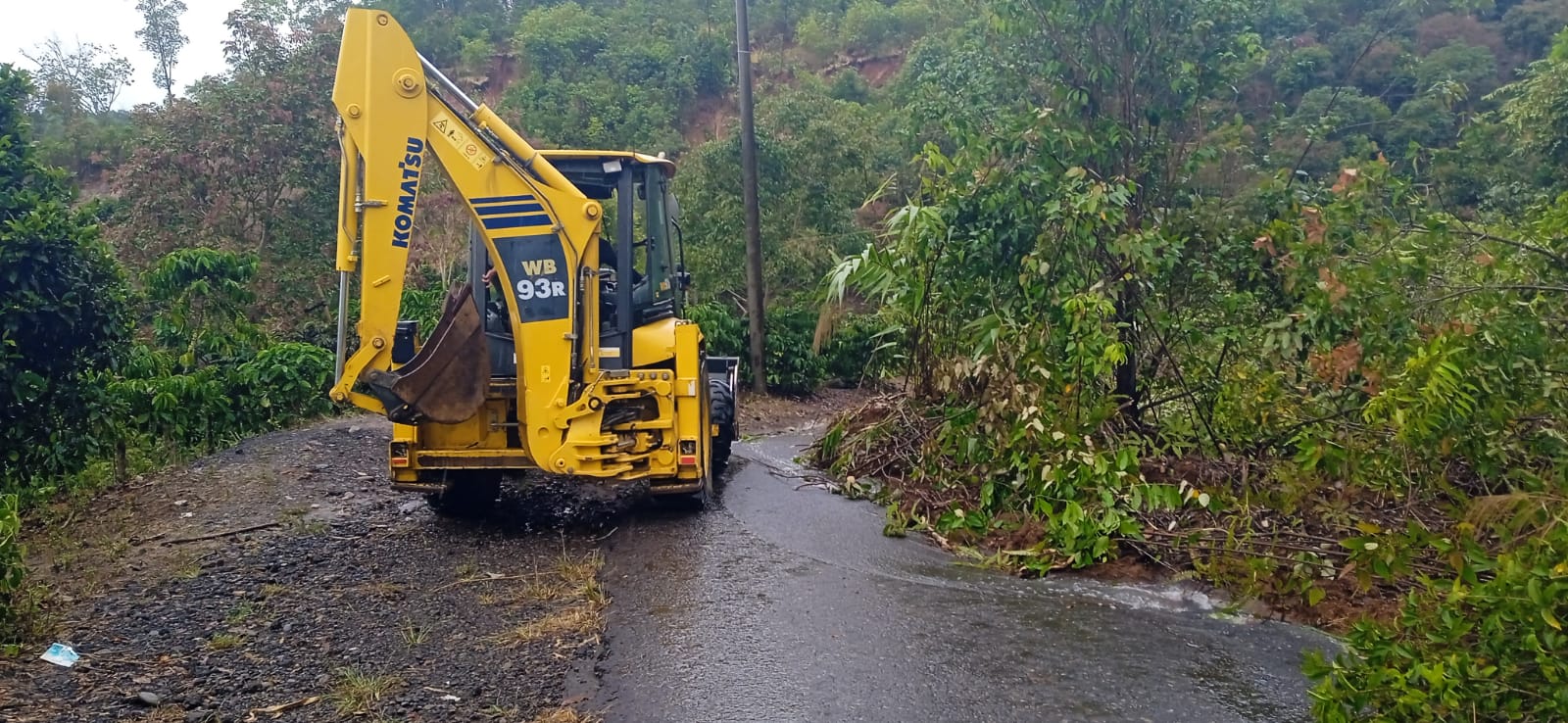 Pasca banjir bandang, Dinas PUBM-TR Sumsel langsung tangani longsor di Lahat Pasca banjir bandang, Dinas PUBM-TR Sumsel langsung tangani longsor di Lahat