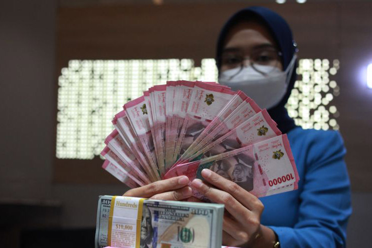 Rupiah Jumat menguat jadi Rp15.380