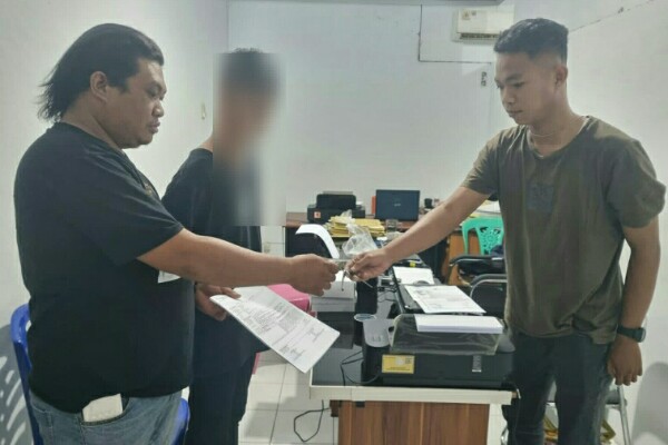 Mengaku Polisi lalu cabuli bocah, remaja pengangguran ini diamankan petugas Mengaku Polisi lalu cabuli bocah, remaja pengangguran ini diamankan petugas