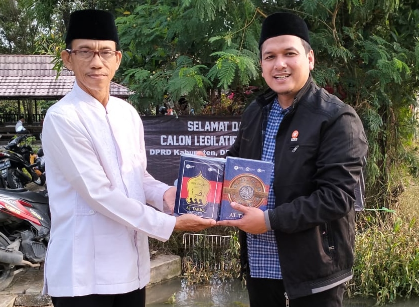Tingkatkan semangat mengaji, PKS sumbang Al-Quran dan Iqra untuk santri Tingkatkan semangat mengaji, PKS sumbang Al-Quran dan Iqra untuk santri