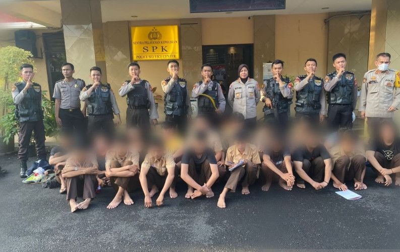 Polisi tangkap 18 pelajar diduga hendak tawuran di Kalideres