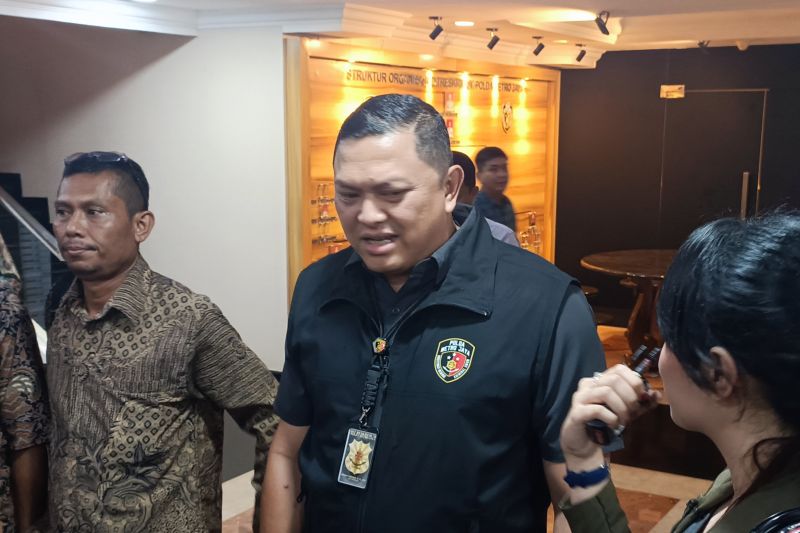 Polda Metro Jaya kembali tangkap satu tersangka kasus penagih utang Polda Metro Jaya kembali tangkap satu tersangka kasus penagih utang