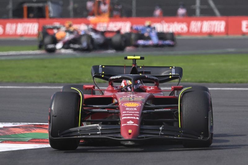 Sainz sebut performa Aston Martin mengejutkan Ferrari Sainz sebut performa Aston Martin mengejutkan Ferrari