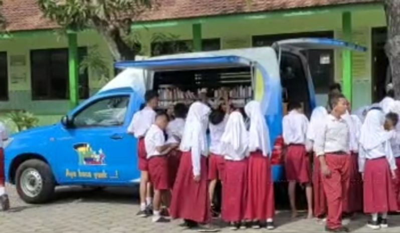 Literasi angkat dan kuatkan potensi desa
