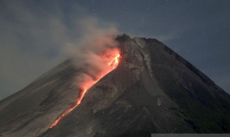 BPPTKG mengatakan, Api diam terpantau di area kubah lava Merapi BPPTKG mengatakan, Api diam terpantau di area kubah lava Merapi