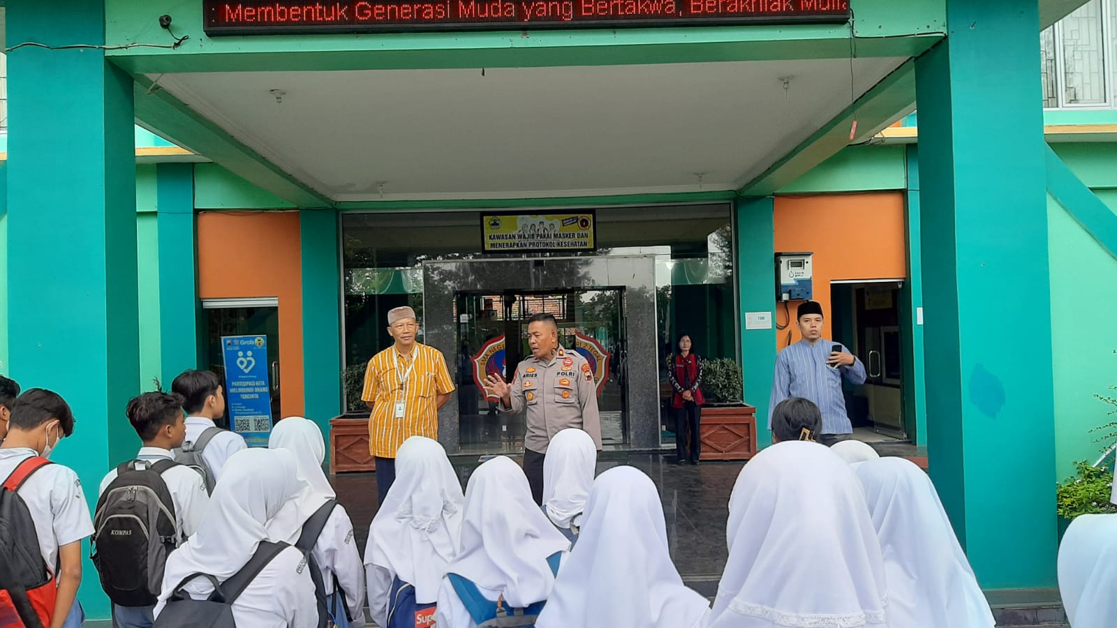 Marak aksi tawuran pelajar, Polres Tegal Kota edukasi serta sosialisasi ke sekolah Marak aksi tawuran pelajar, Polres Tegal Kota edukasi serta sosialisasi ke sekolah
