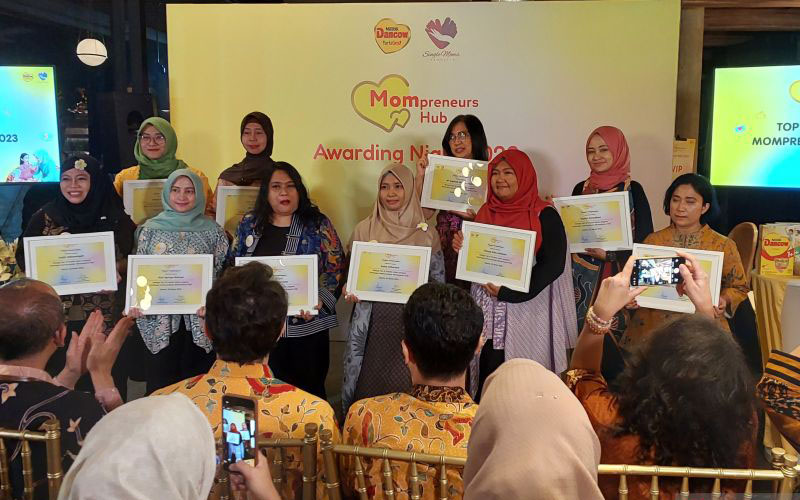 Nestle Dancow beri penghargaan wirausaha ibu tunggal terbaik