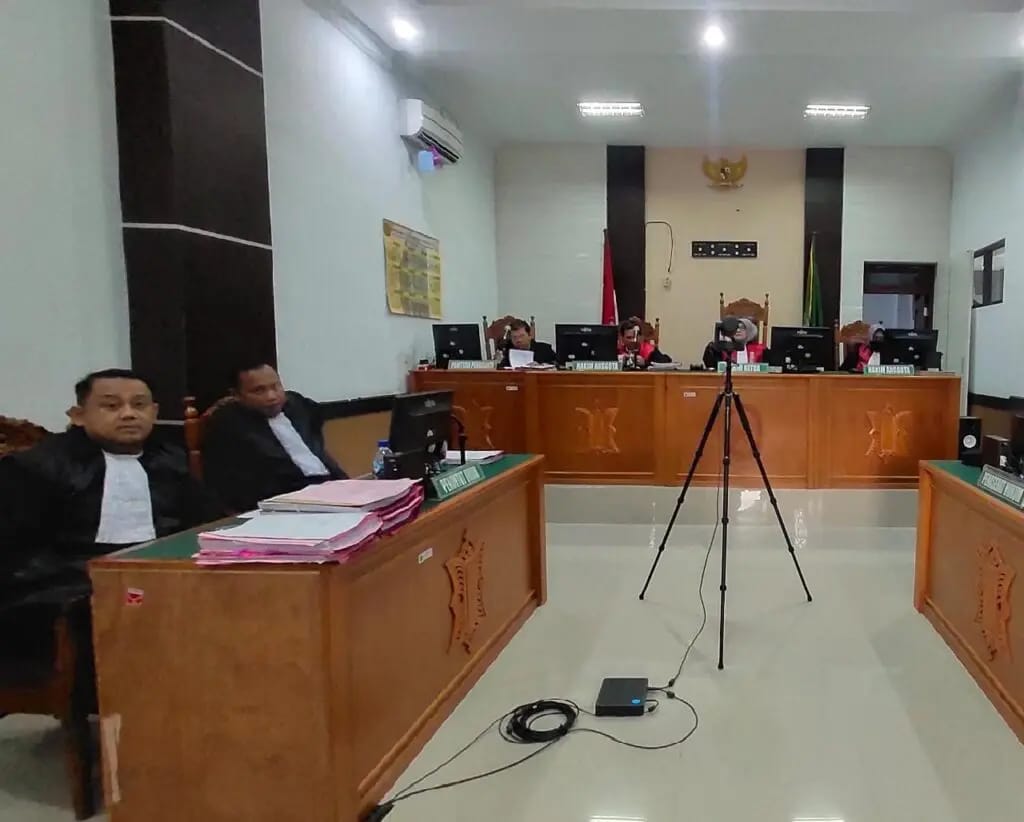 Empat terdakwa tindak pidana narkotika jenis sabu dijatuhi hukuman seumur hidup Empat terdakwa tindak pidana narkotika jenis sabu dijatuhi hukuman seumur hidup