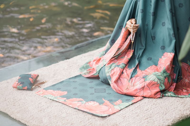 Saskara tampilkan motif kembang sepatu lewat koleksi mukena terbaru Saskara tampilkan motif kembang sepatu lewat koleksi mukena terbaru