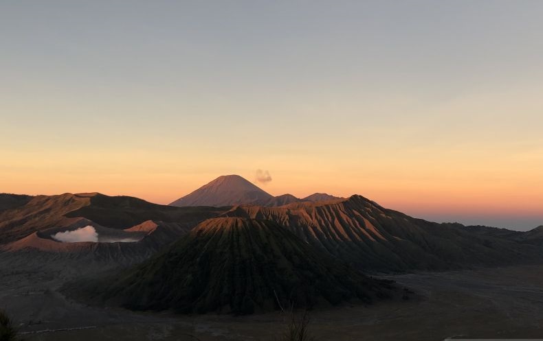 Kawasan Bromo ditutup total saat Hari Raya Nyepi 22 Maret 2023 Kawasan Bromo ditutup total saat Hari Raya Nyepi 22 Maret 2023