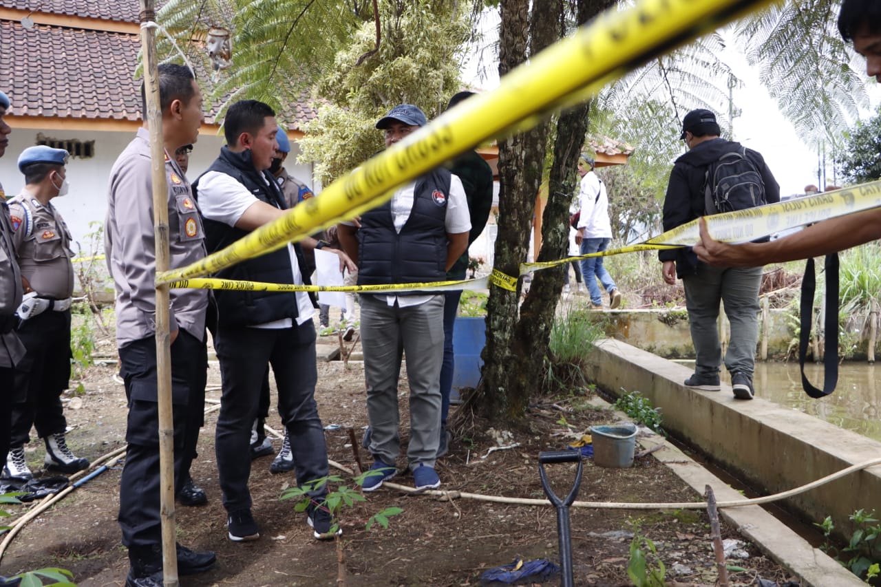 Polresta Bandung Jawa barat berhasil amankan 4 tersangka kasus narkotika Polresta Bandung Jawa barat berhasil amankan 4 tersangka kasus narkotika