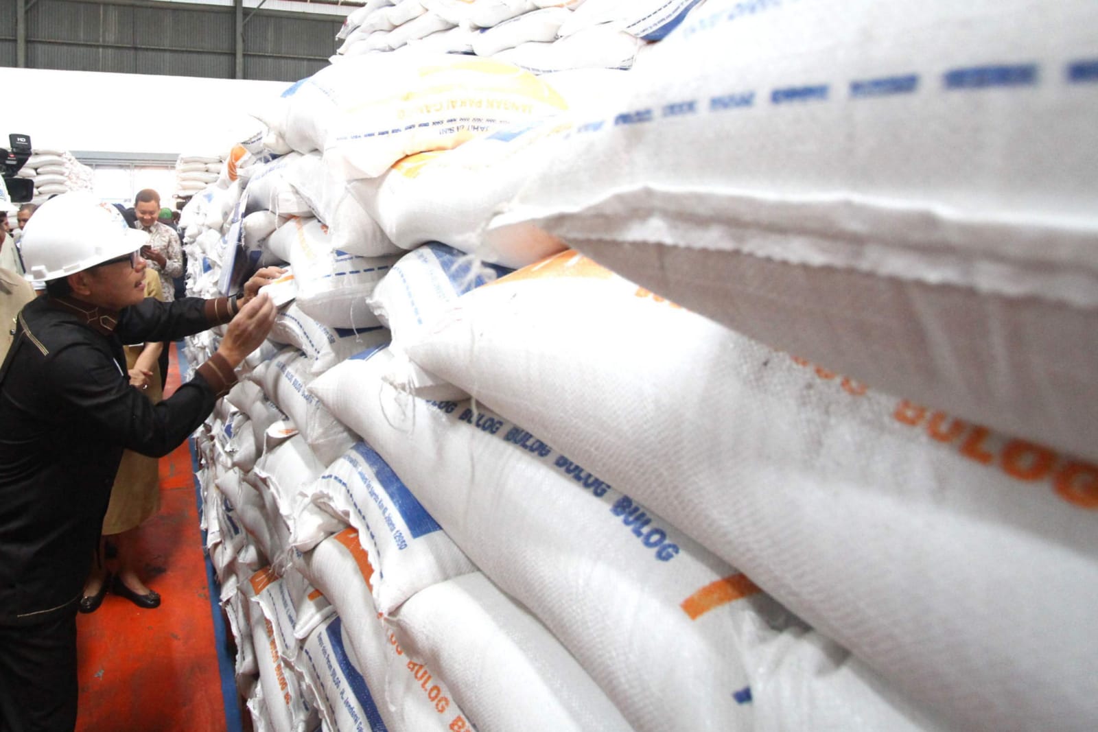 Stok beras di gudang Bulog Kota Malang habis, Wali Kota lapor ke Jokowi Stok beras di gudang Bulog Kota Malang habis, Wali Kota lapor ke Jokowi