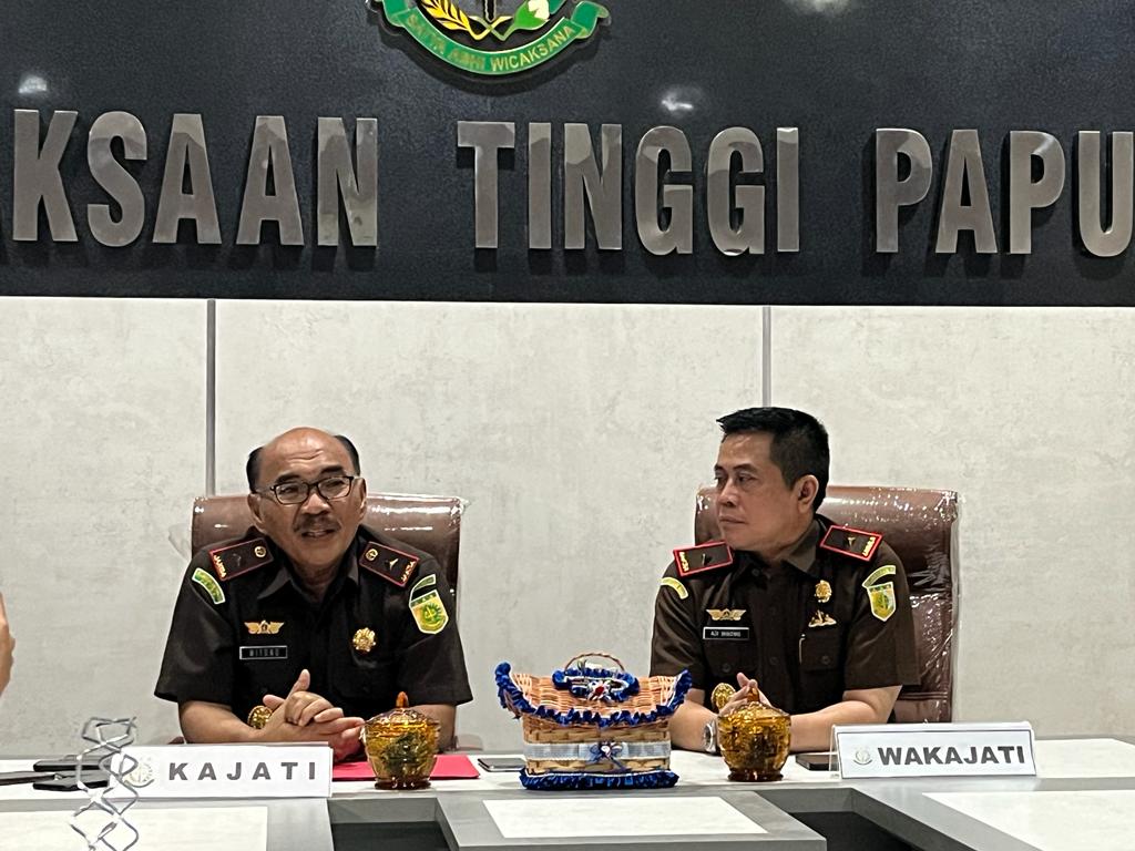 Plt Bupati Mimika JR tak hadiri sidang dugaan korupsi pengadaan pesawat Plt Bupati Mimika JR tak hadiri sidang dugaan korupsi pengadaan pesawat