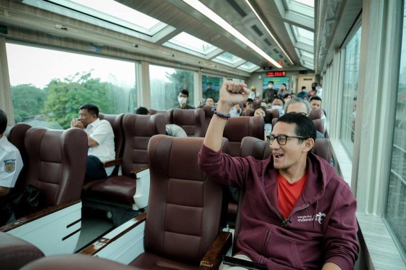 Sandiaga Uno gunakan kereta panoramic untuk kunjungan kerja Sandiaga Uno gunakan kereta panoramic untuk kunjungan kerja