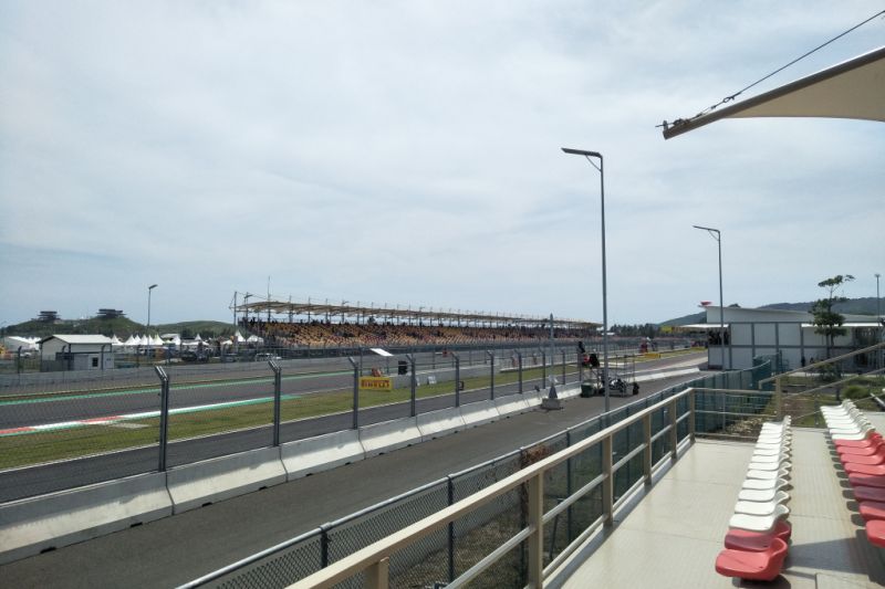 Pemkab Lombok Tengah fasilitasi pelaku UMKM buka usaha di WSBK 2023 Pemkab Lombok Tengah fasilitasi pelaku UMKM buka usaha di WSBK 2023