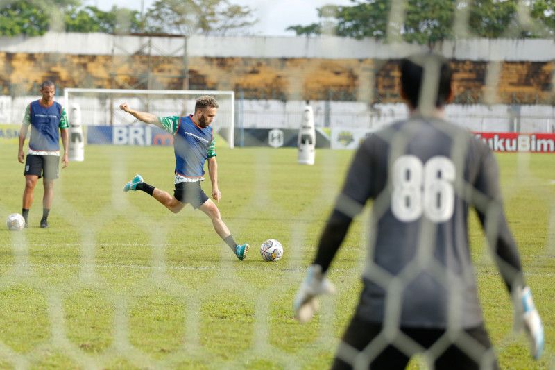 Pelatih Persebaya waspadai kecerdikan Rahmad Darmawan Pelatih Persebaya waspadai kecerdikan Rahmad Darmawan