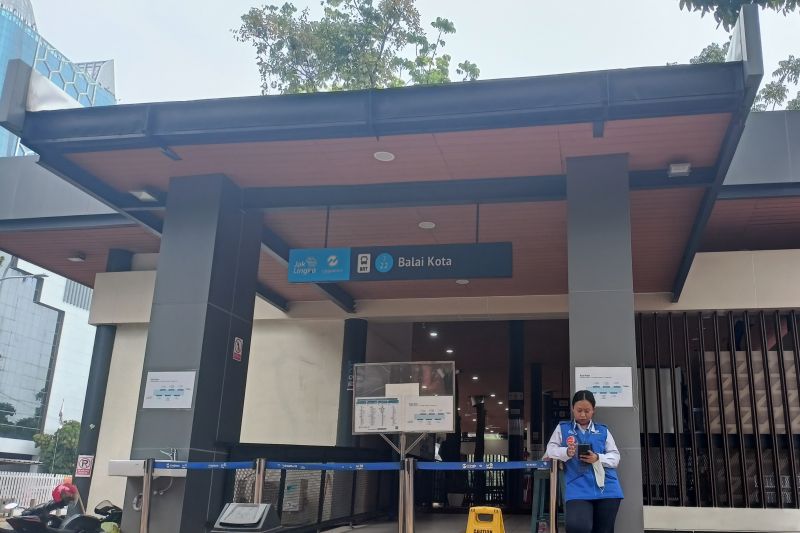 TransJakarta tutup 10 halte saat revitalisasi pada 31 Mei-3 Juni TransJakarta tutup 10 halte saat revitalisasi pada 31 Mei-3 Juni