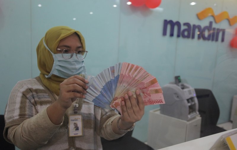 Rupiah meningkat seiring ekspektasi The Fed tahan suku bunga