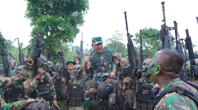 Kasad turun langsung temui prajurit ke Papua demi yakinkan kesiapan Kasad turun langsung temui prajurit ke Papua demi yakinkan kesiapan