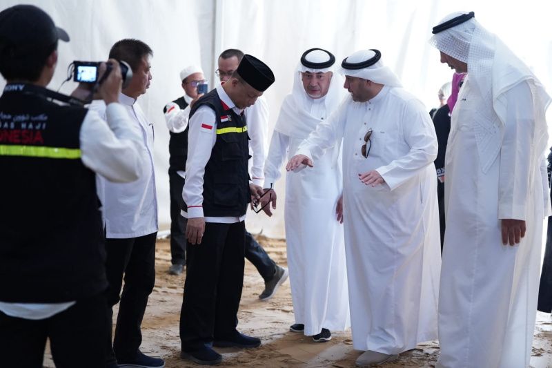 Pemasangan tenda jamaah Indonesia di Arafah capai 80 persen Pemasangan tenda jamaah Indonesia di Arafah capai 80 persen