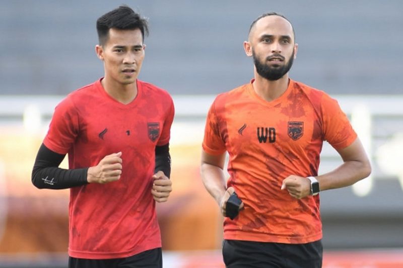 Borneo FC perpanjang kontrak Angga Saputro dan Hendro Siswanto Borneo FC perpanjang kontrak Angga Saputro dan Hendro Siswanto