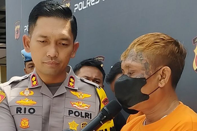 Polisi selidiki teror bom ke rumah tersangka kasus premanisme Polisi selidiki teror bom ke rumah tersangka kasus premanisme
