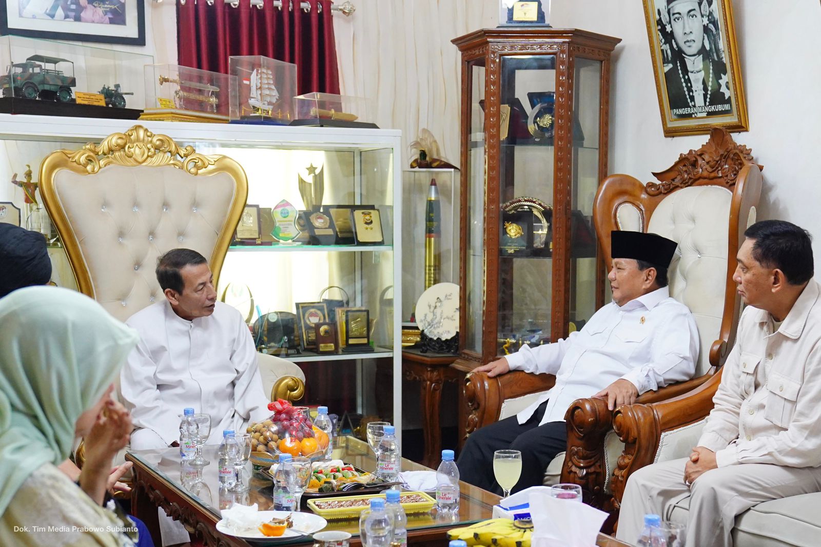 Temui Habib Lutfi, Menhan Prabowo katakan ingin perbaiki monumen-monumen perjuangan Temui Habib Lutfi, Menhan Prabowo katakan ingin perbaiki monumen-monumen perjuangan