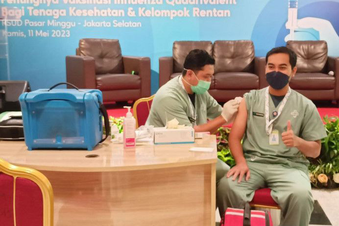 Lebih dari 600 nakes di DKI Jakarta divaksin influenza kuadrivalen Lebih dari 600 nakes di DKI Jakarta divaksin influenza kuadrivalen